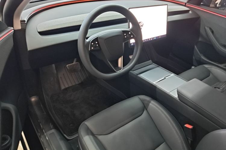 Used Tesla Model 3 2025 Rear-Wheel-Drive Version Center Console