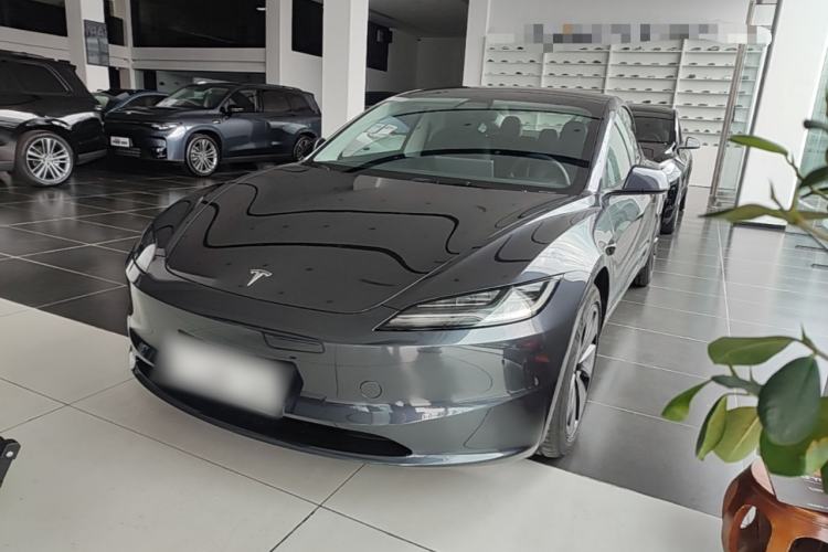 Tesla Model 3 2025 Long-Range All-Wheel-Drive Version