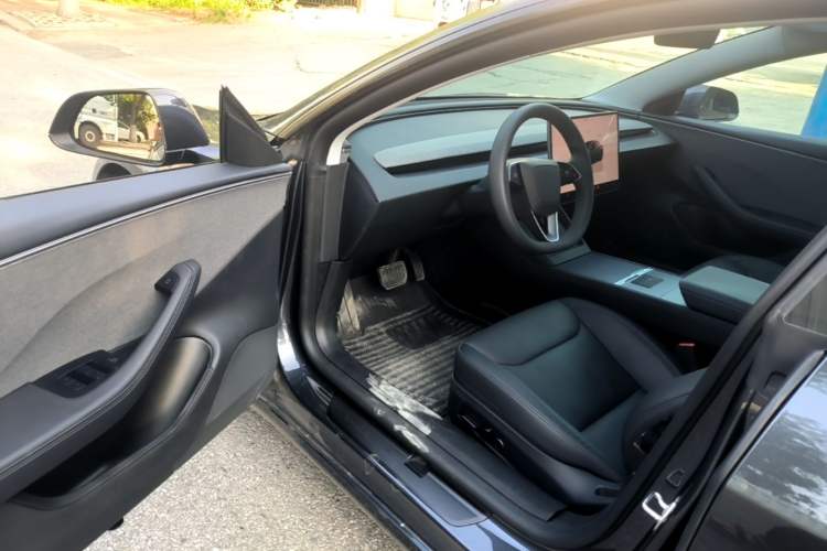 Used Tesla Model 3 2025 Rear-Wheel-Drive Version Driver Seat