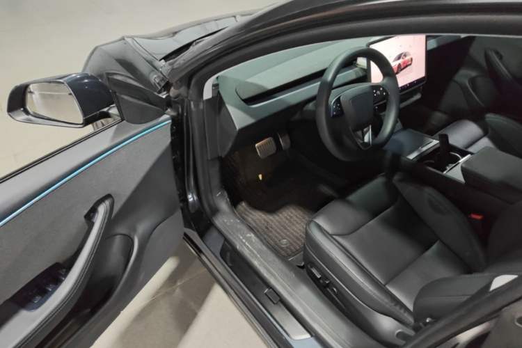 Used Tesla Model 3 2025 Rear-Wheel-Drive Version Driver Seat