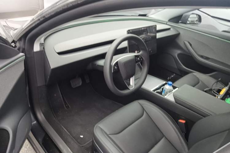 Used Tesla Model 3 2025 Rear-Wheel-Drive Version Driver Seat