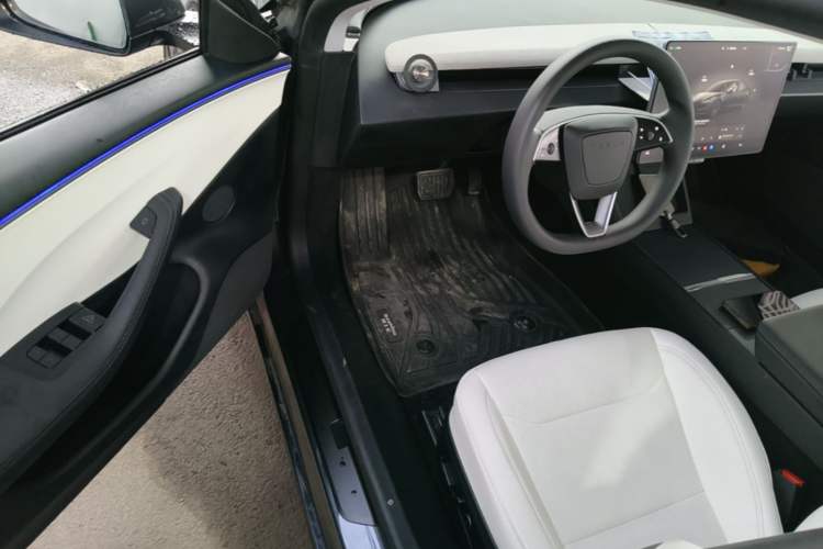Used Tesla Model 3 2025 Long-Range All-Wheel-Drive Version Driver Seat