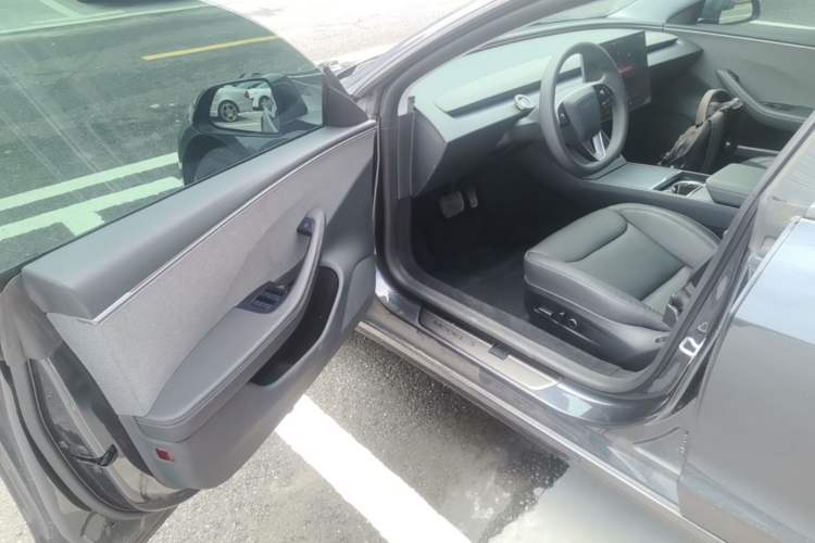 Used Tesla Model 3 2025 Rear-Wheel-Drive Version Driver Seat