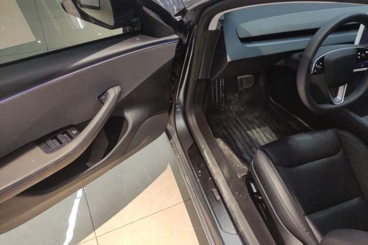 Used Tesla Model 3 2025 Rear-Wheel-Drive Version Driver Seat