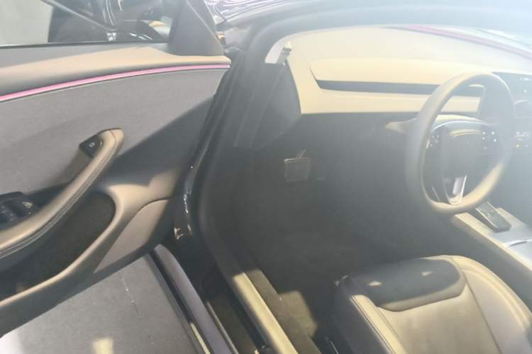 Used Tesla Model 3 2025 Rear-Wheel-Drive Version Driver Seat