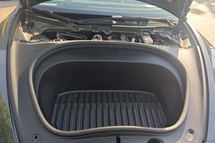 Used Tesla Model 3 2025 Long-Range All-Wheel-Drive Version Engine Bay