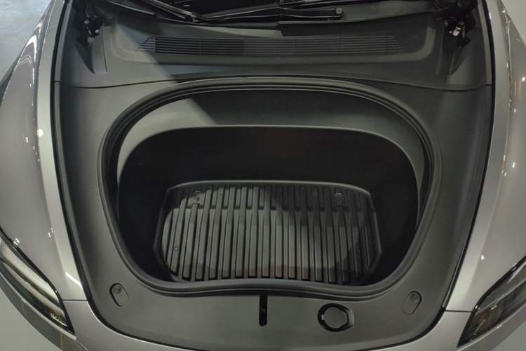 Used Tesla Model 3 2025 Rear-Wheel-Drive Version Engine Bay