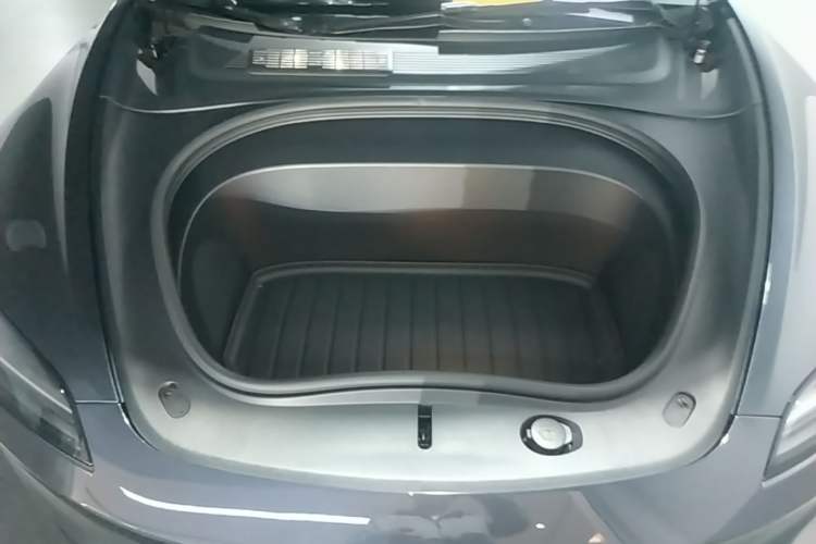 Used Tesla Model 3 2025 Rear-Wheel-Drive Version Engine Bay
