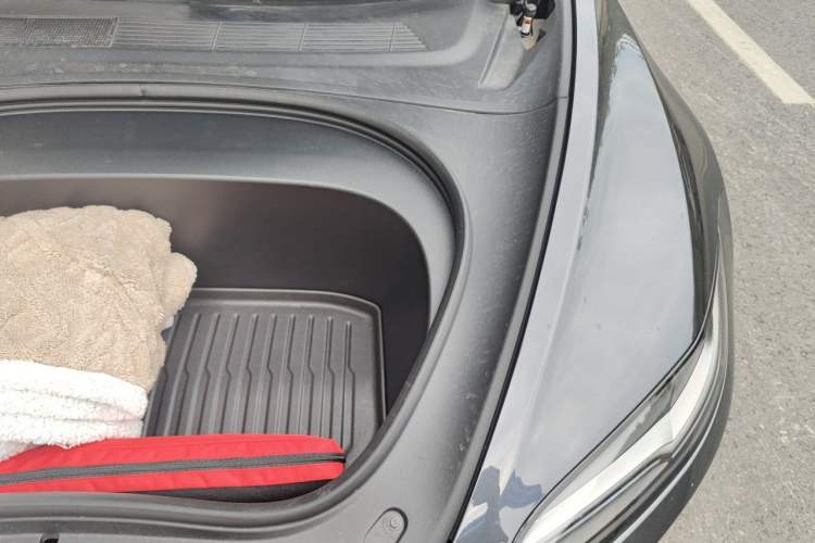 Used Tesla Model 3 2025 Rear-Wheel-Drive Version Engine Bay Left