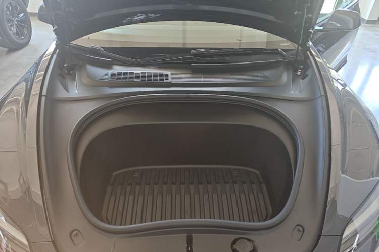 Used Tesla Model 3 2025 Rear-Wheel-Drive Version Engine Bay