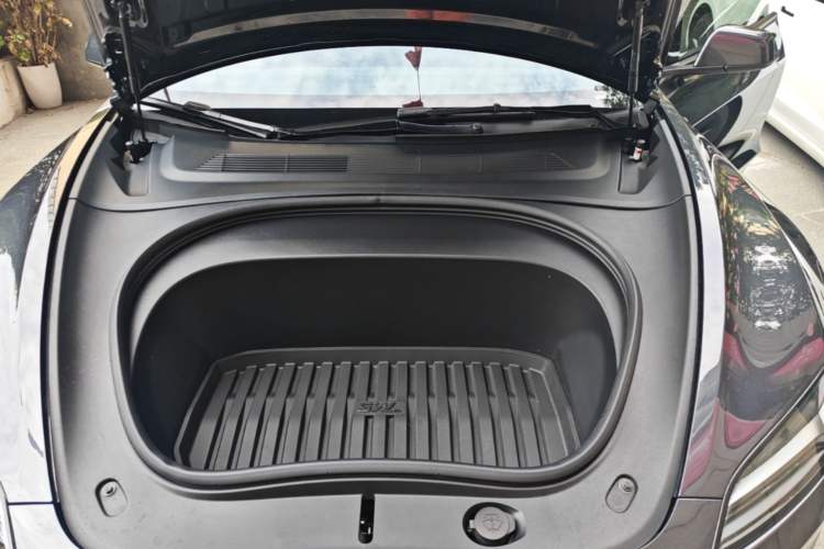 Used Tesla Model 3 2025 Rear-Wheel-Drive Version Engine Bay