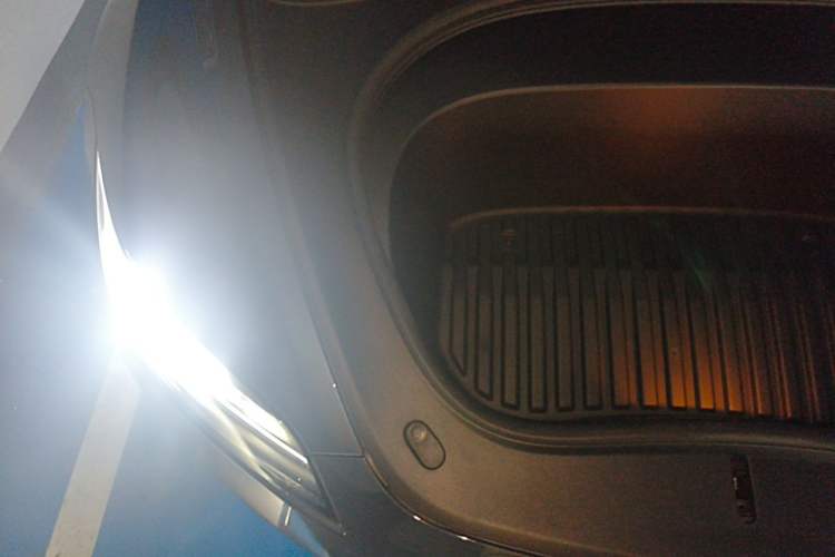 Used Tesla Model 3 2025 Rear-Wheel-Drive Version Engine Bay Right