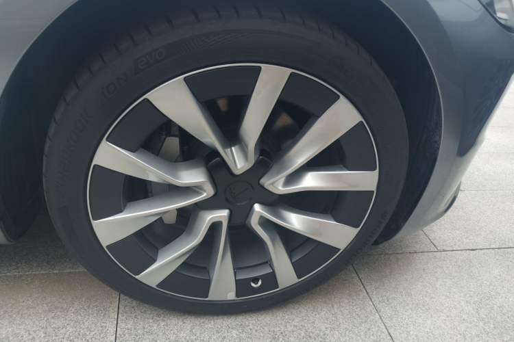 Used Tesla Model 3 2025 Model Long-Range Rear-Wheel-Drive Version Exterior 1