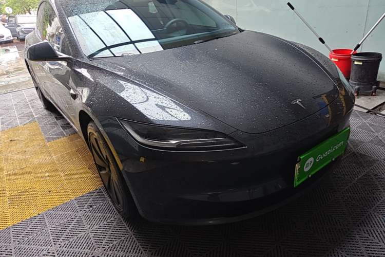 Used Tesla Model 3 2025 Rear-Wheel-Drive Version Exterior 1
