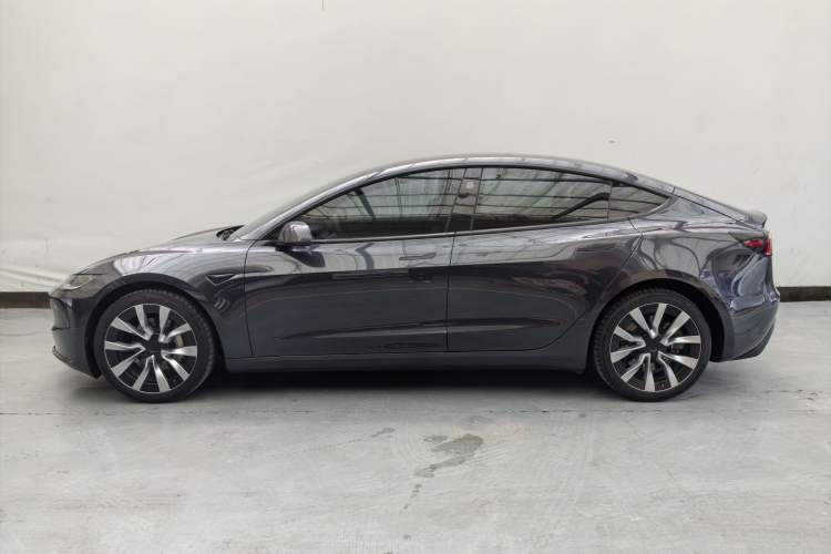 Used Tesla Model 3 2025 Rear-Wheel-Drive Version Exterior 12