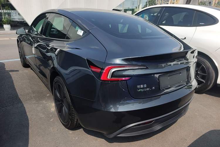 Used Tesla Model 3 2025 Rear-Wheel-Drive Version Exterior 2