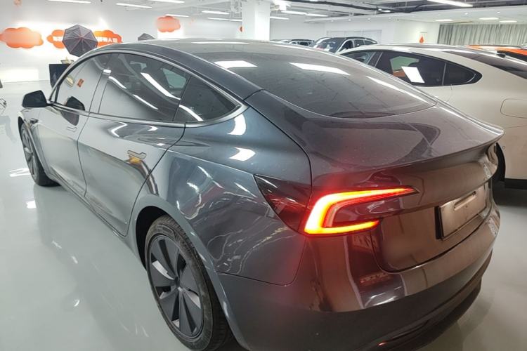 Used Tesla Model 3 2025 Rear-Wheel-Drive Version Exterior 2