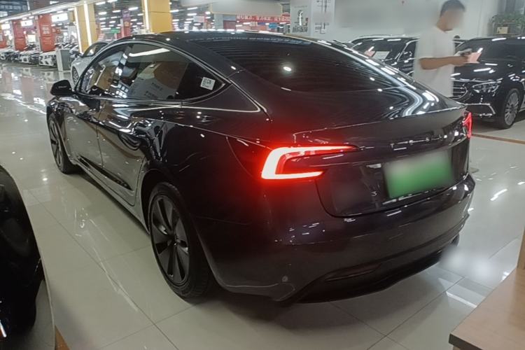 Used Tesla Model 3 2025 Rear-Wheel-Drive Version Exterior 2