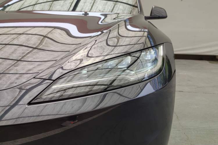 Used Tesla Model 3 2025 Rear-Wheel-Drive Version Exterior 2