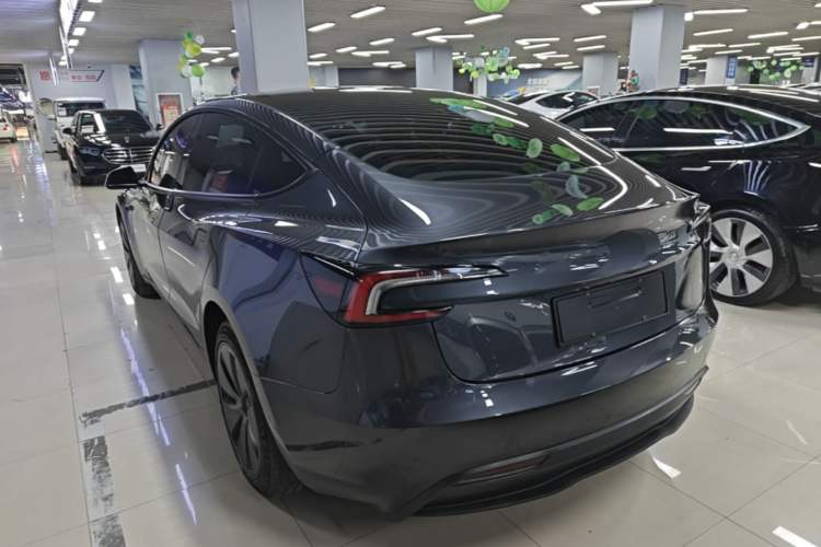 Used Tesla Model 3 2025 Rear-Wheel-Drive Version Exterior 2