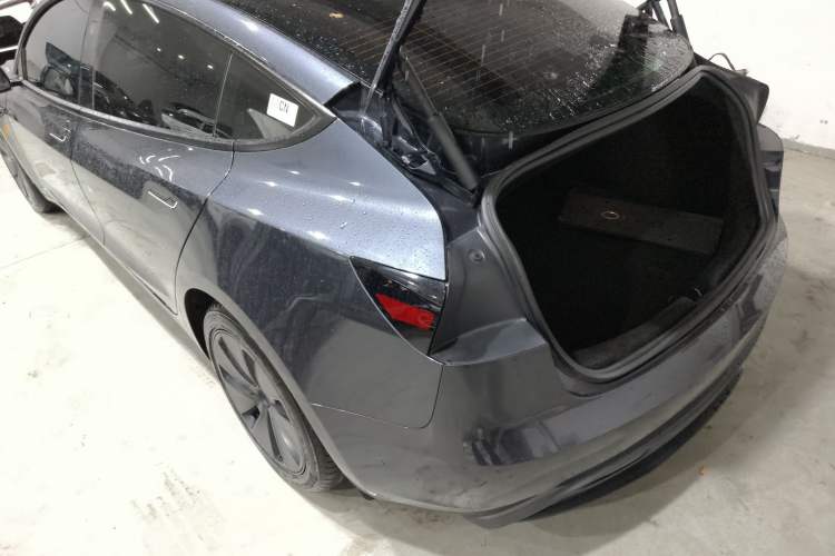 Used Tesla Model 3 2025 Rear-Wheel-Drive Version Exterior 2