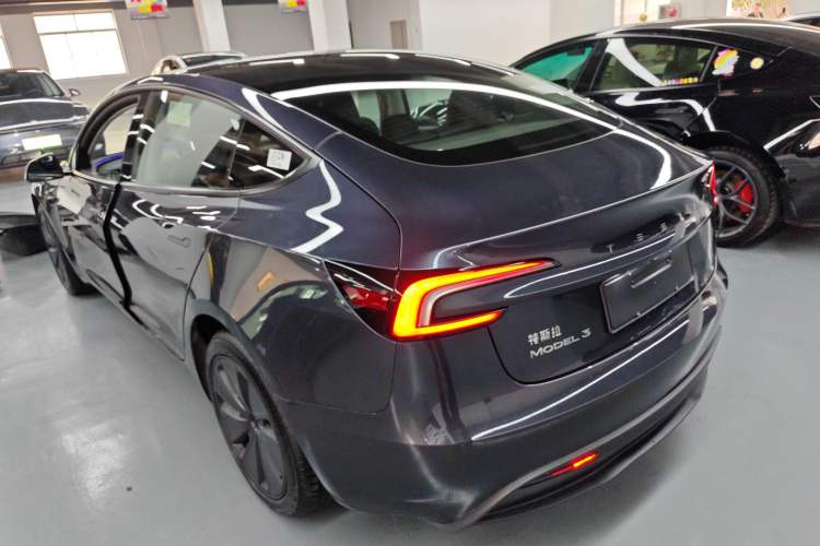 Used Tesla Model 3 2025 Rear-Wheel-Drive Version Exterior 2