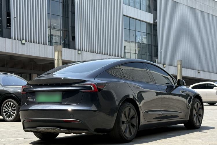 Used Tesla Model 3 2025 Rear-Wheel-Drive Version Exterior 2