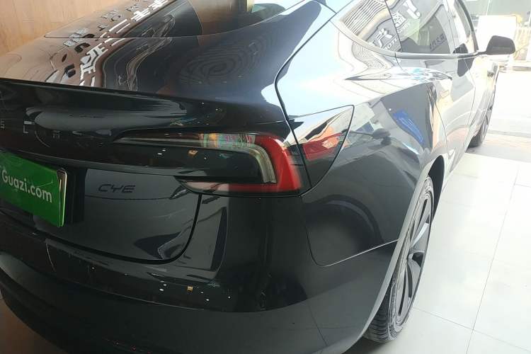 Used Tesla Model 3 2025 Rear-Wheel-Drive Version Exterior 3