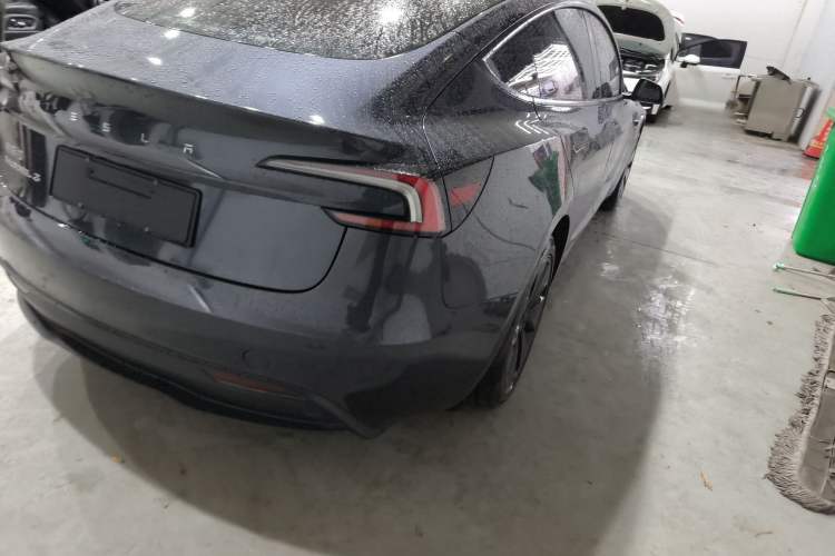 Used Tesla Model 3 2025 Rear-Wheel-Drive Version Exterior 3