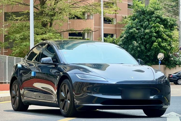 Used Tesla Model 3 2025 Rear-Wheel-Drive Version Exterior 3