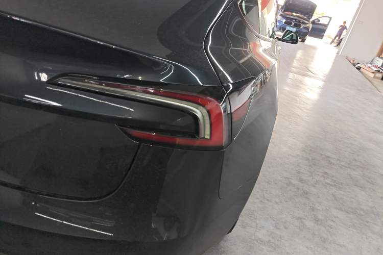 Used Tesla Model 3 2025 Rear-Wheel-Drive Version Exterior 3