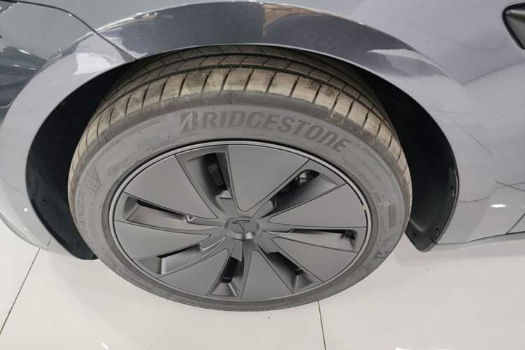 Used Tesla Model 3 2025 Model Revised Rear-Wheel-Drive Version Exterior 4