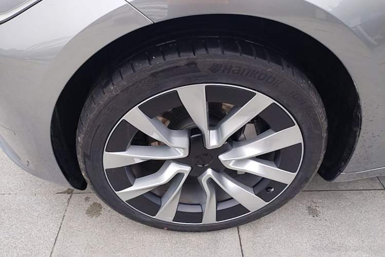 Used Tesla Model 3 2025 Model Long-Range Rear-Wheel-Drive Version Exterior 4