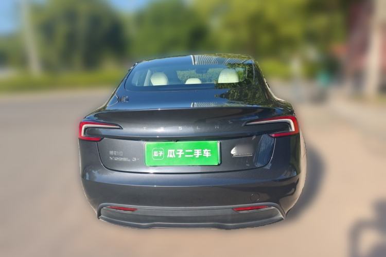 Used Tesla Model 3 2025 Long-Range All-Wheel-Drive Version Exterior 4