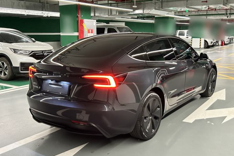 Used Tesla Model 3 2025 Rear-Wheel-Drive Version Exterior 4