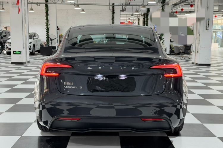 Used Tesla Model 3 2025 Rear-Wheel-Drive Version Exterior 4