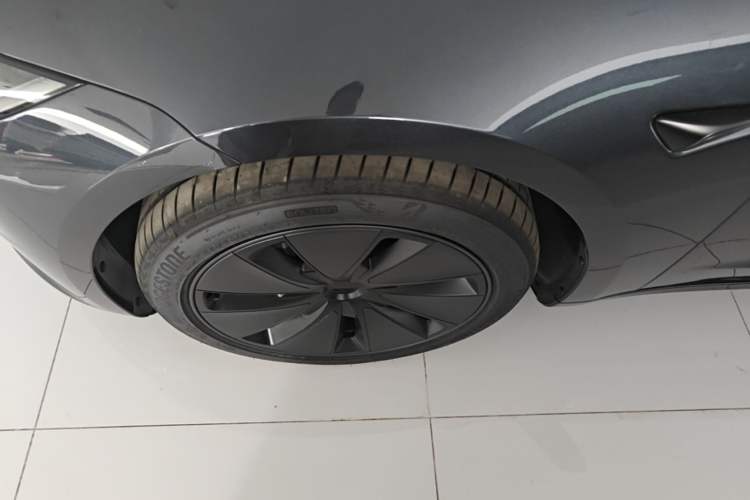 Used Tesla Model 3 2025 Model Revised Rear-Wheel-Drive Version Exterior 4