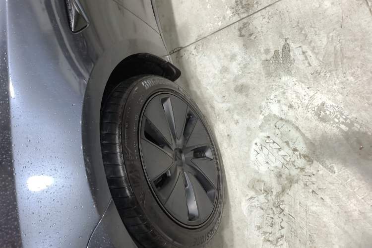 Used Tesla Model 3 2025 Rear-Wheel-Drive Version Exterior 4