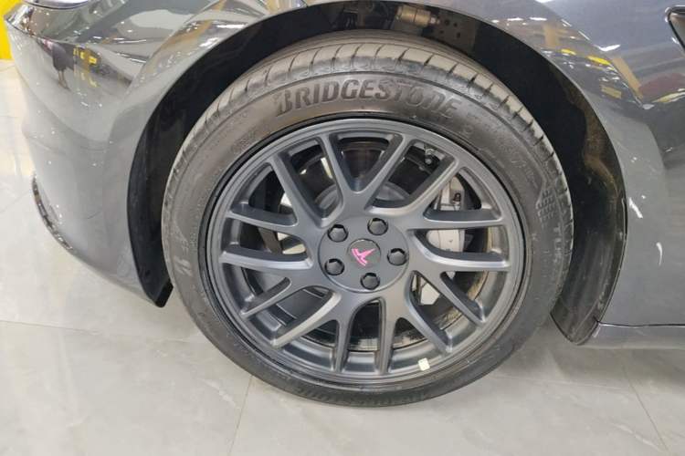 Used Tesla Model 3 2025 Rear-Wheel-Drive Version Exterior 4