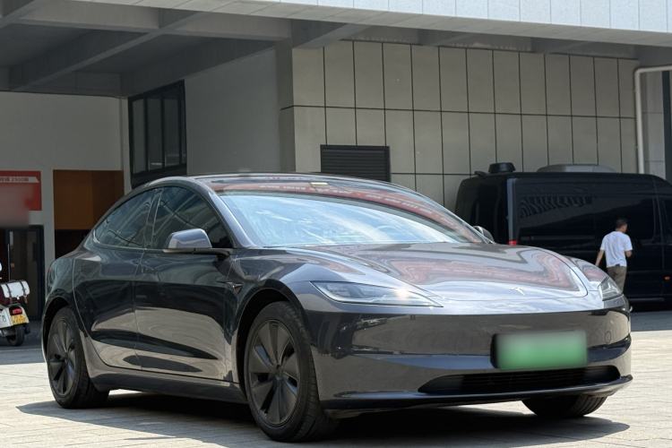 Used Tesla Model 3 2025 Rear-Wheel-Drive Version Exterior 4