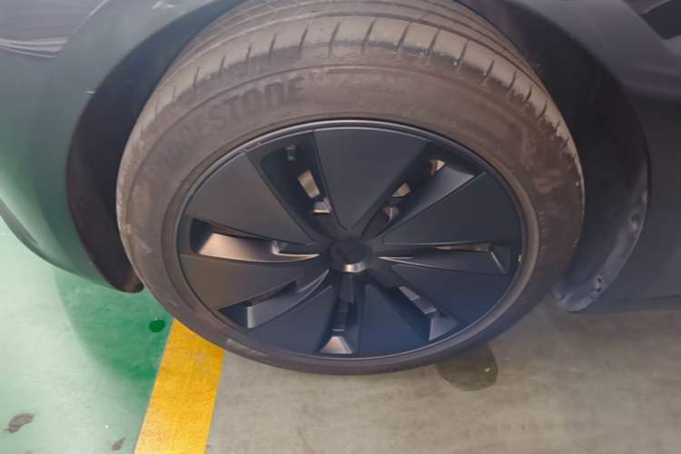 Used Tesla Model 3 2025 Rear-Wheel-Drive Version Exterior 4
