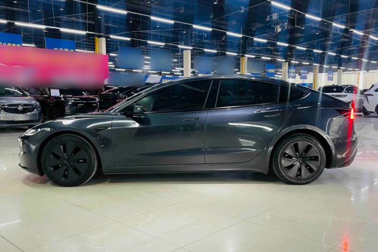 Used Tesla Model 3 2025 Rear-Wheel-Drive Version Exterior 5