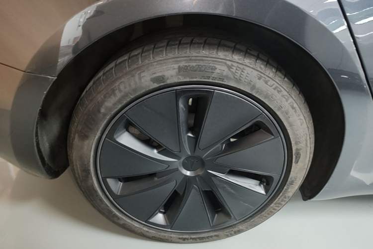 Used Tesla Model 3 2025 Rear-Wheel-Drive Version Exterior 5