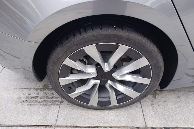 Used Tesla Model 3 2025 Model Long-Range Rear-Wheel-Drive Version Exterior 5