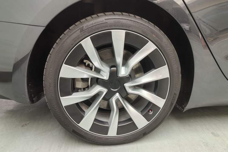 Used Tesla Model 3 2025 Rear-Wheel-Drive Version Exterior 5