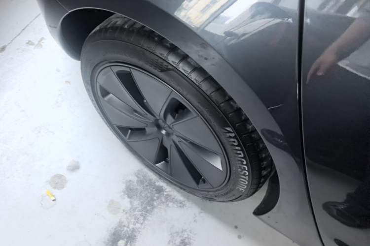 Used Tesla Model 3 2025 Rear-Wheel-Drive Version Exterior 5