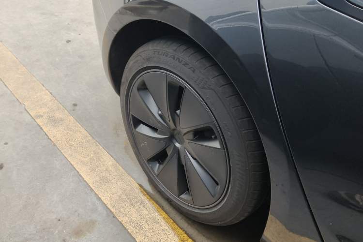 Used Tesla Model 3 2025 Rear-Wheel-Drive Version Exterior 5