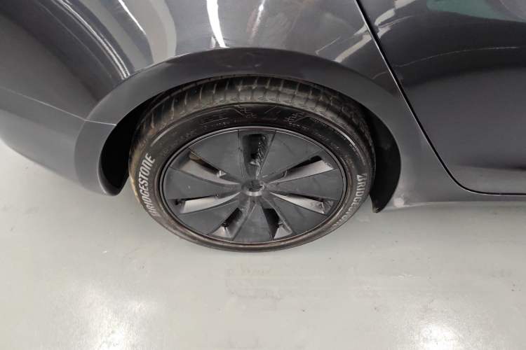 Used Tesla Model 3 2025 Rear-Wheel-Drive Version Exterior 5