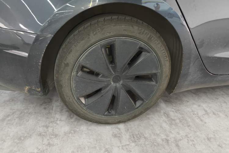 Used Tesla Model 3 2025 Rear-Wheel-Drive Version Exterior 5