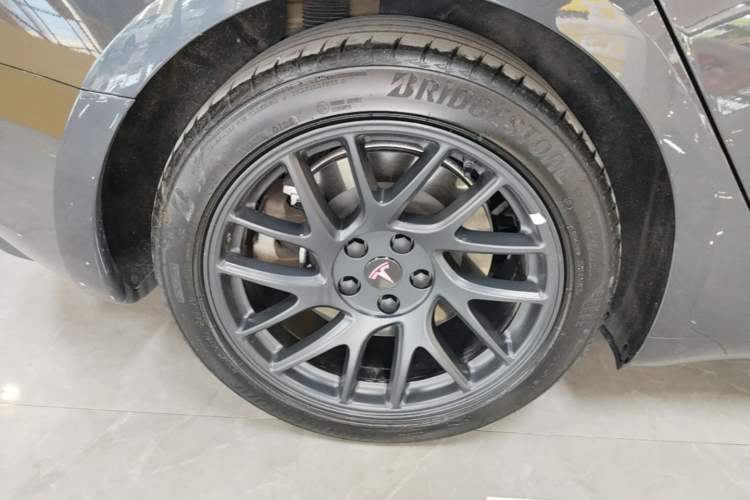 Used Tesla Model 3 2025 Rear-Wheel-Drive Version Exterior 5